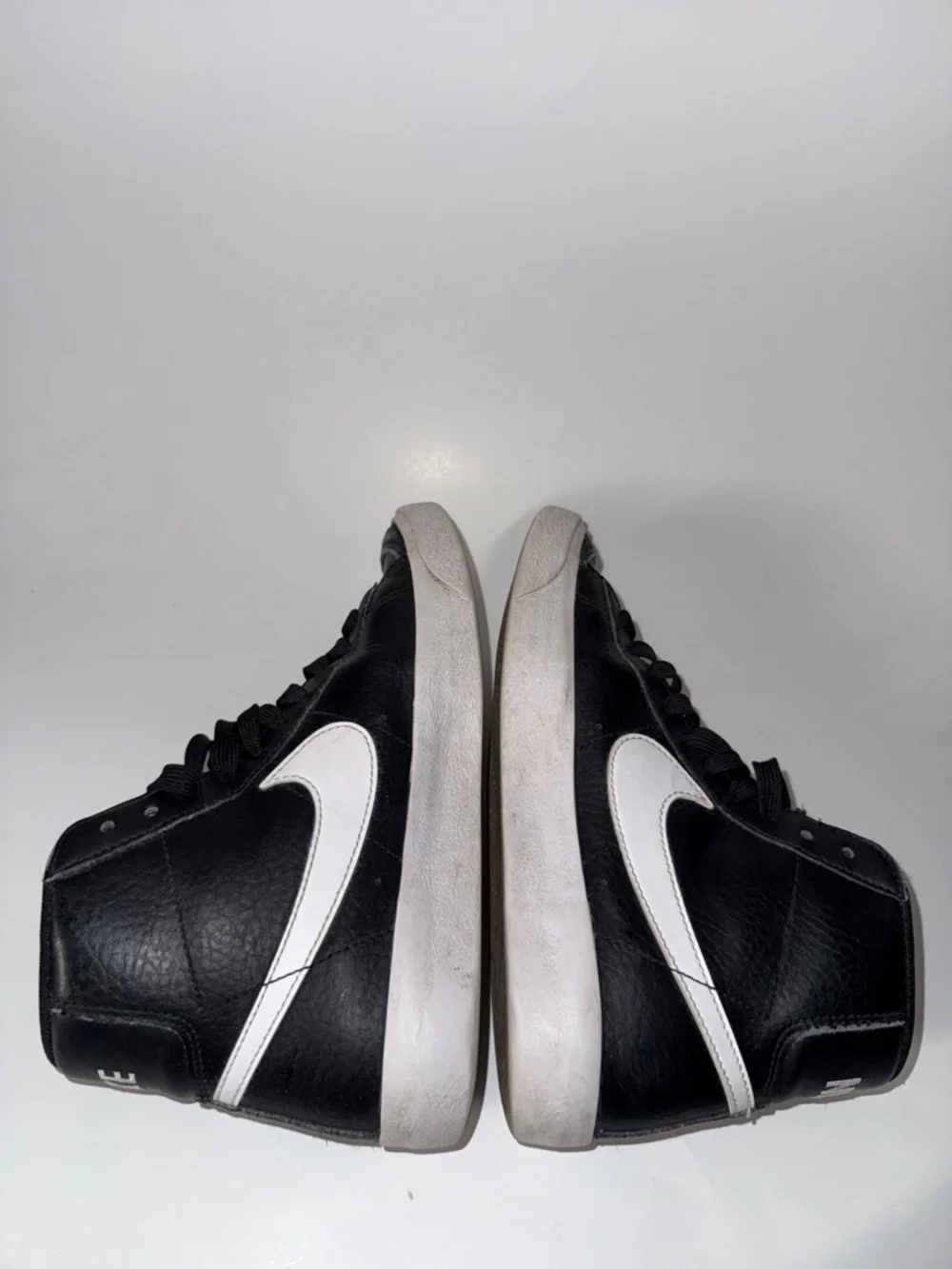 Nike Blazer Mid '77 Vintage sneakers black and white youth size 4